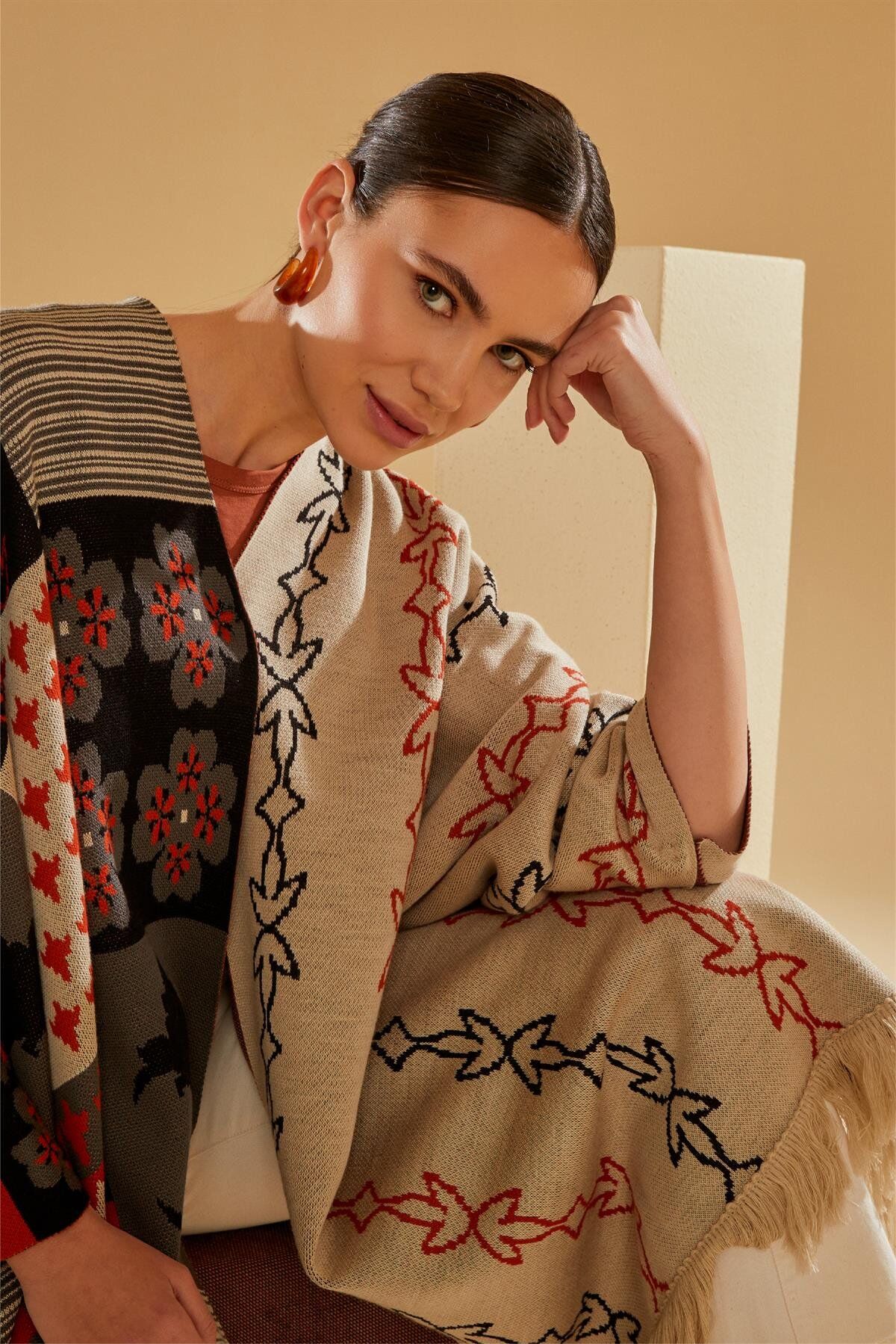 Kadın Taş Patchwork Desen Şal Panço