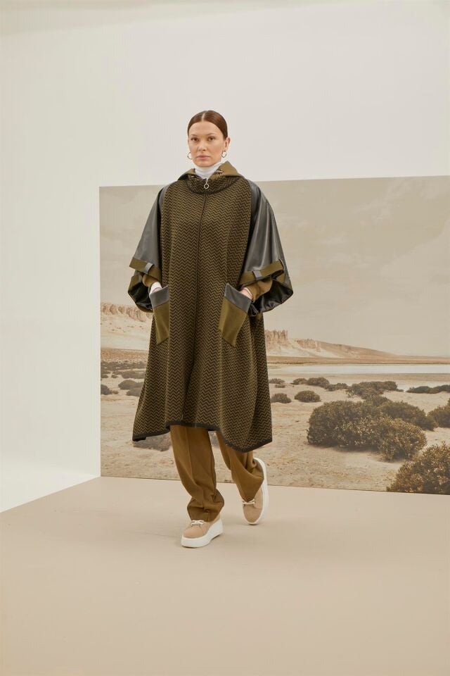 Kadın Kum Deri Detaylı Fermuarlı Panço