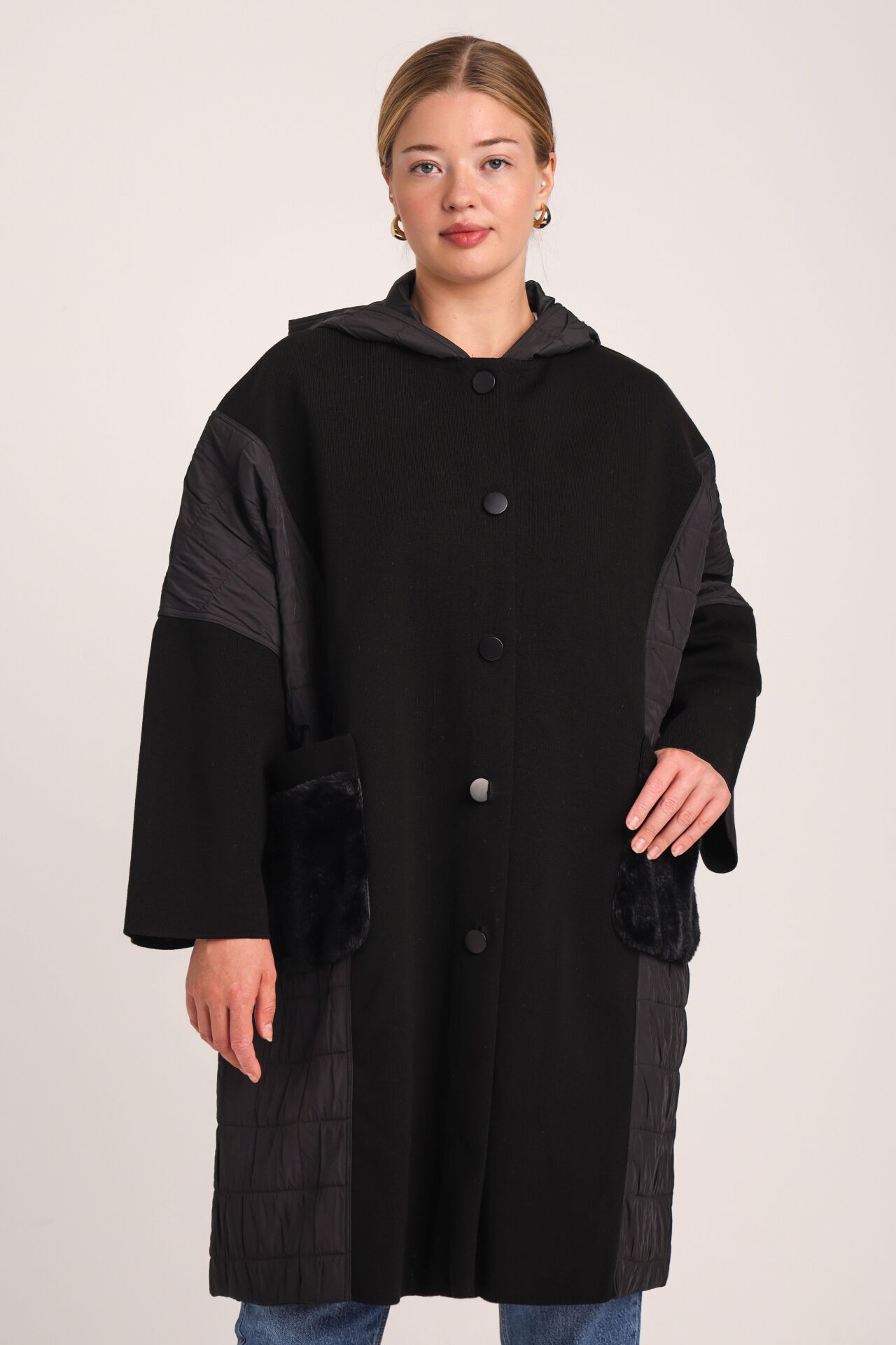 Kadın Siyah Kapitone Kapüşonlu Triko Kışlık Mont Panço