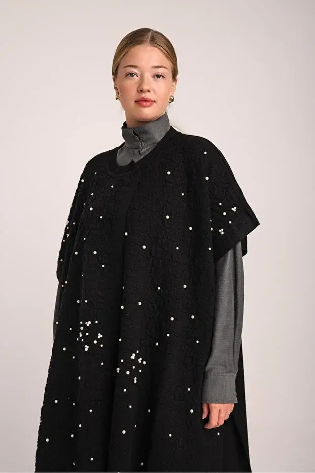 Kadın Siyah Kabartma İncili Kepenek Panço