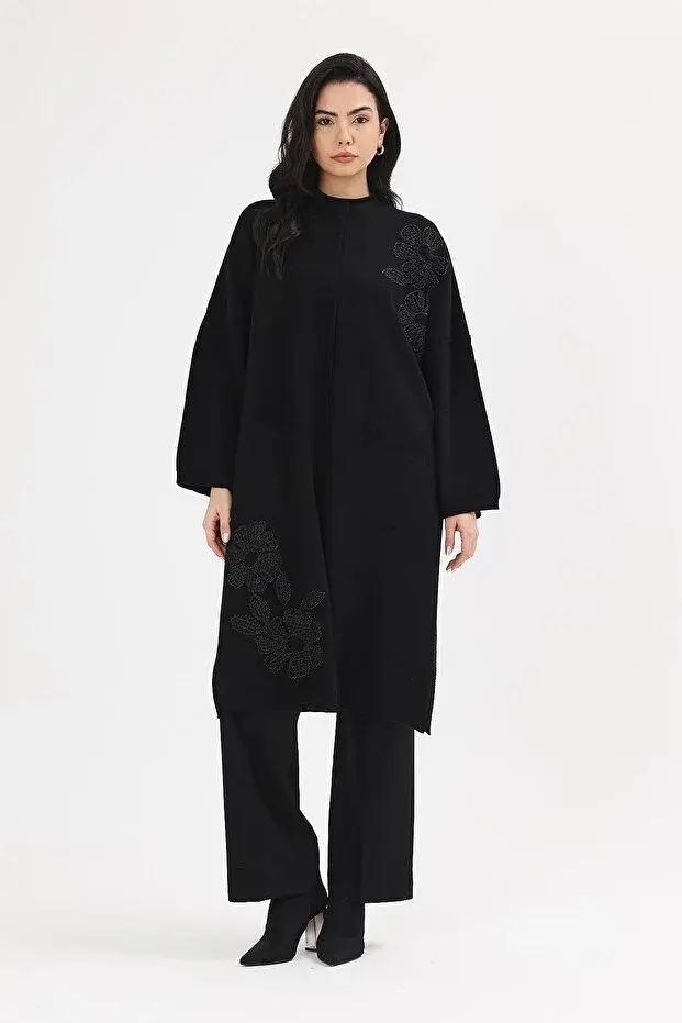 Kadın Siyah Nakışlı Çiçek Detay Kepenek Panço