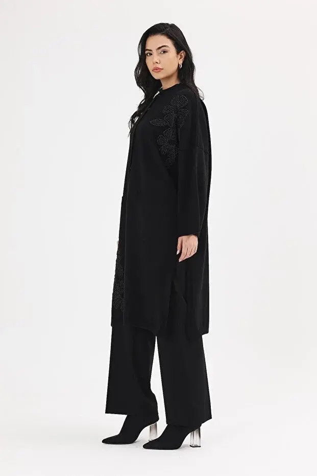 Kadın Siyah Nakışlı Çiçek Detay Kepenek Panço