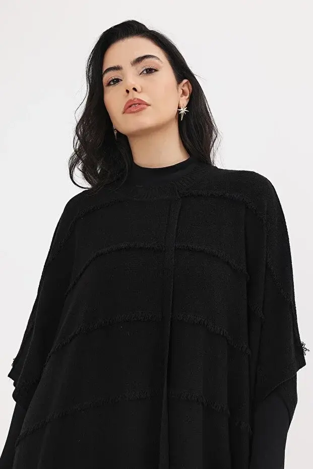 Kadın Siyah Mevsimlik Püsküllü Kepenek Uzun